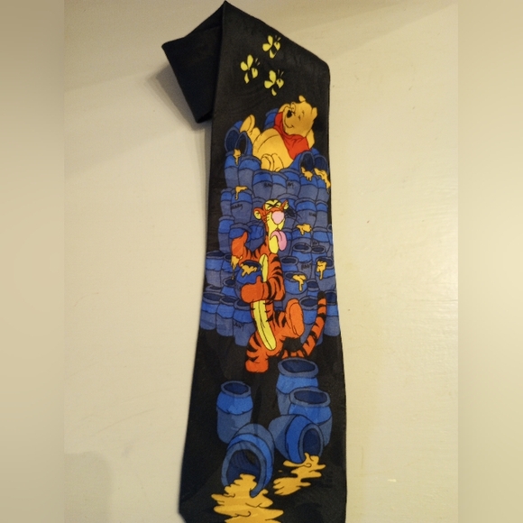 Pooh Brand Tigger bouncing Tigger and Pooh and the Honeybee men's tie - Picture 3 of 5